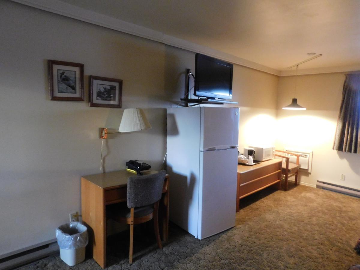 The Lakeview Inn Lac du Bonnet ภายนอก รูปภาพ